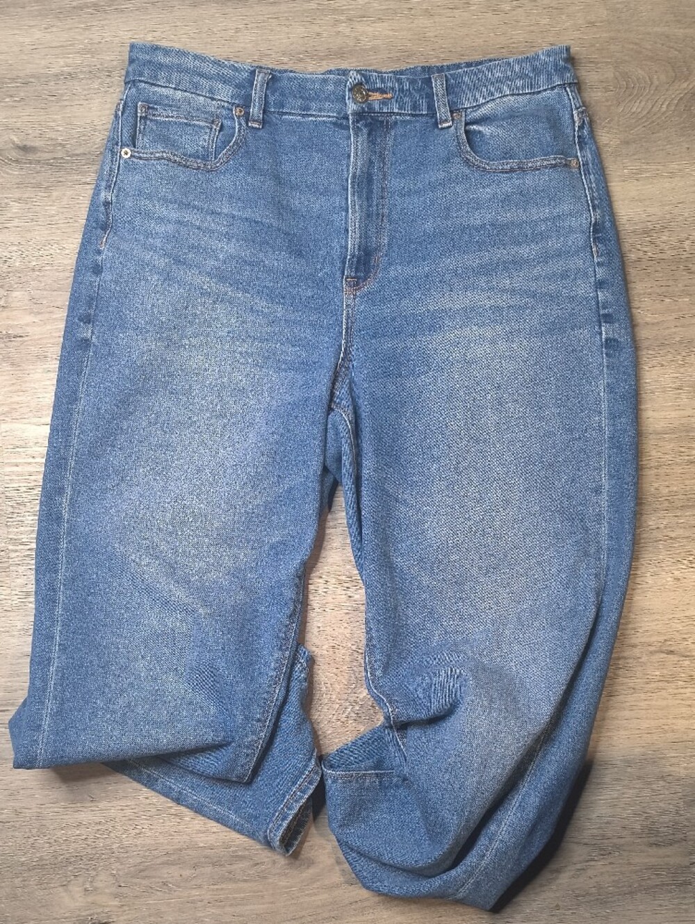 S1179 Curvy Mom High Rise w/30" Inseam American Eagle Women's Size 14 Jeans